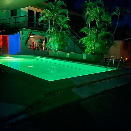 Parrot Resort מואלבואל מראה חיצוני תמונה